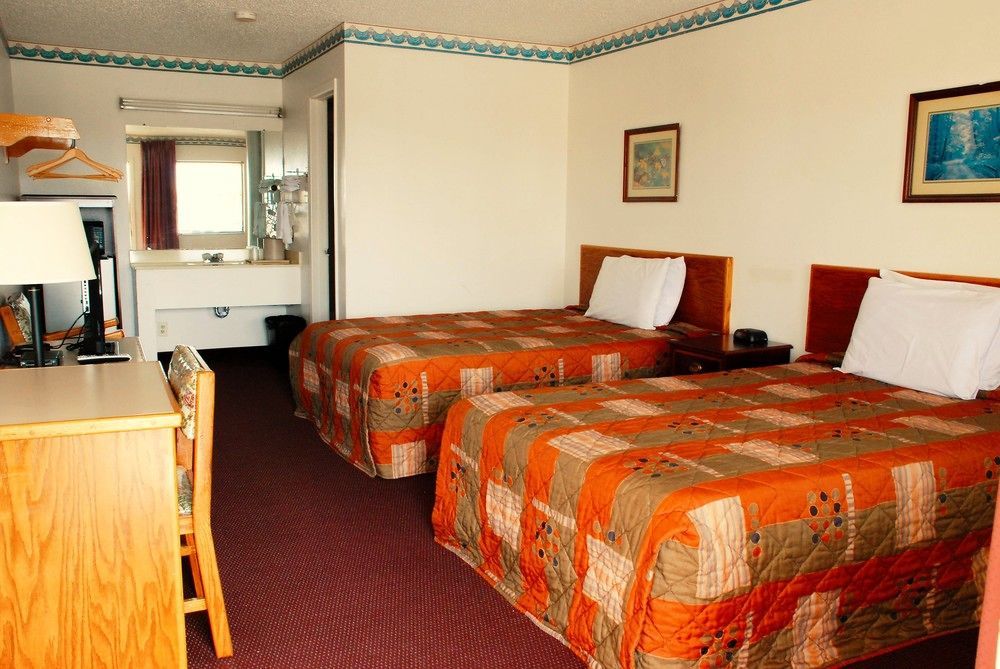 Westworld Country Inn Hubbard Exterior photo